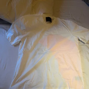 Limitato t shirt - Storlek M