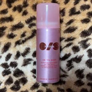 one size setting spray - mini setting spray från one size, aldrig kommit till användning <3 46 ML!