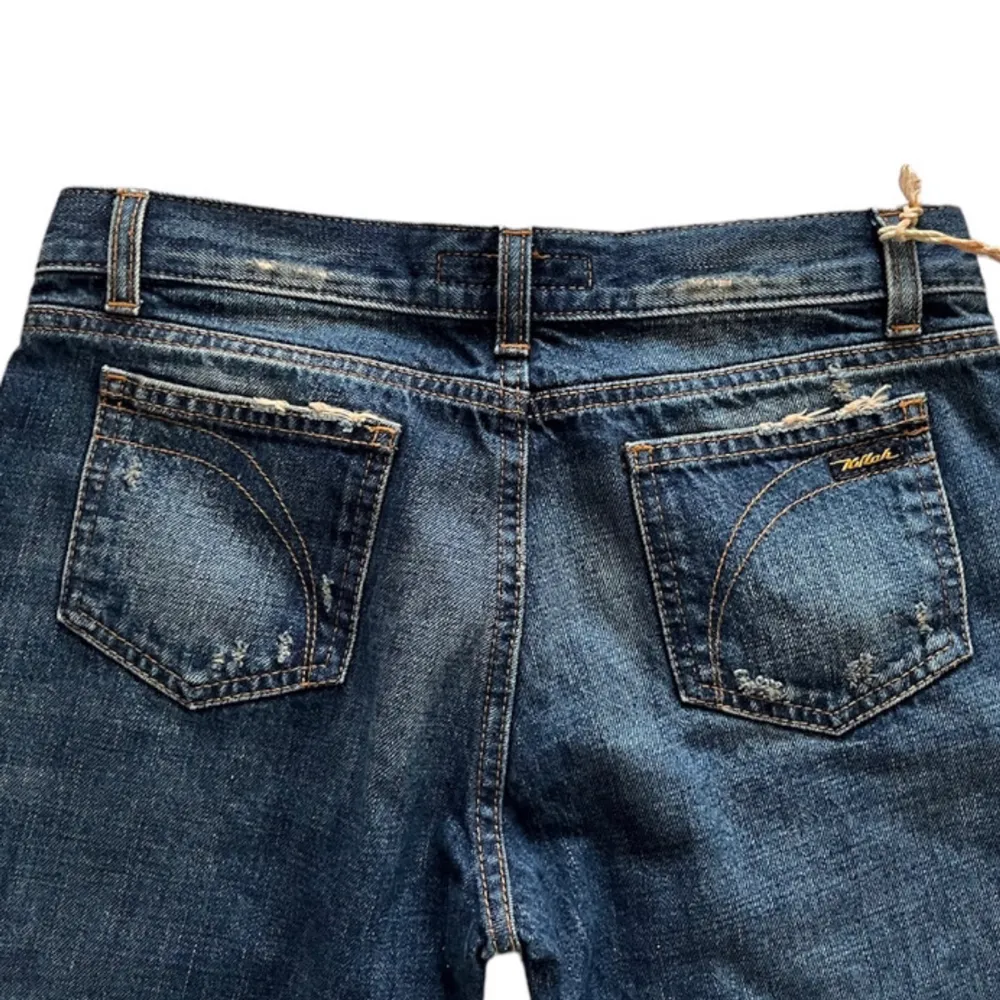 Nytt skick! 🌞Innerbensmått 89 cm, Ytterbensmått 110 cm, Midjemått tvärs över 36 cm. Jeans & Byxor.