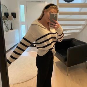 Tröja - Sommardröm! Säkher denna fina tröja från Gina tricot. Storlek xs. 😍😍✨