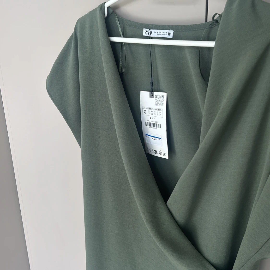 helt oanvänd tröja - 90