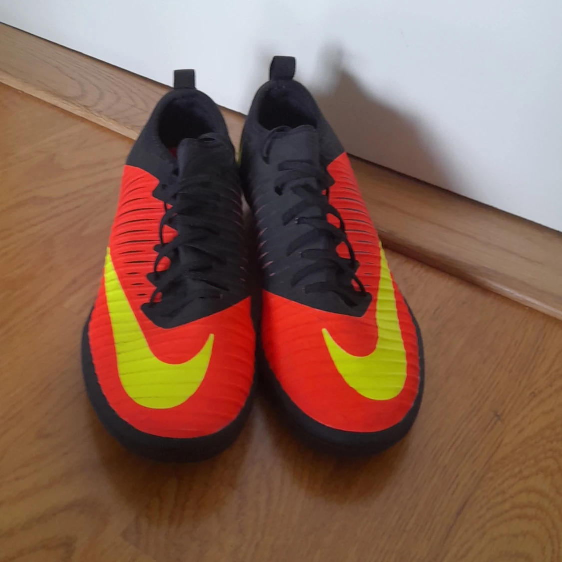 Nike fotbollskor - 90