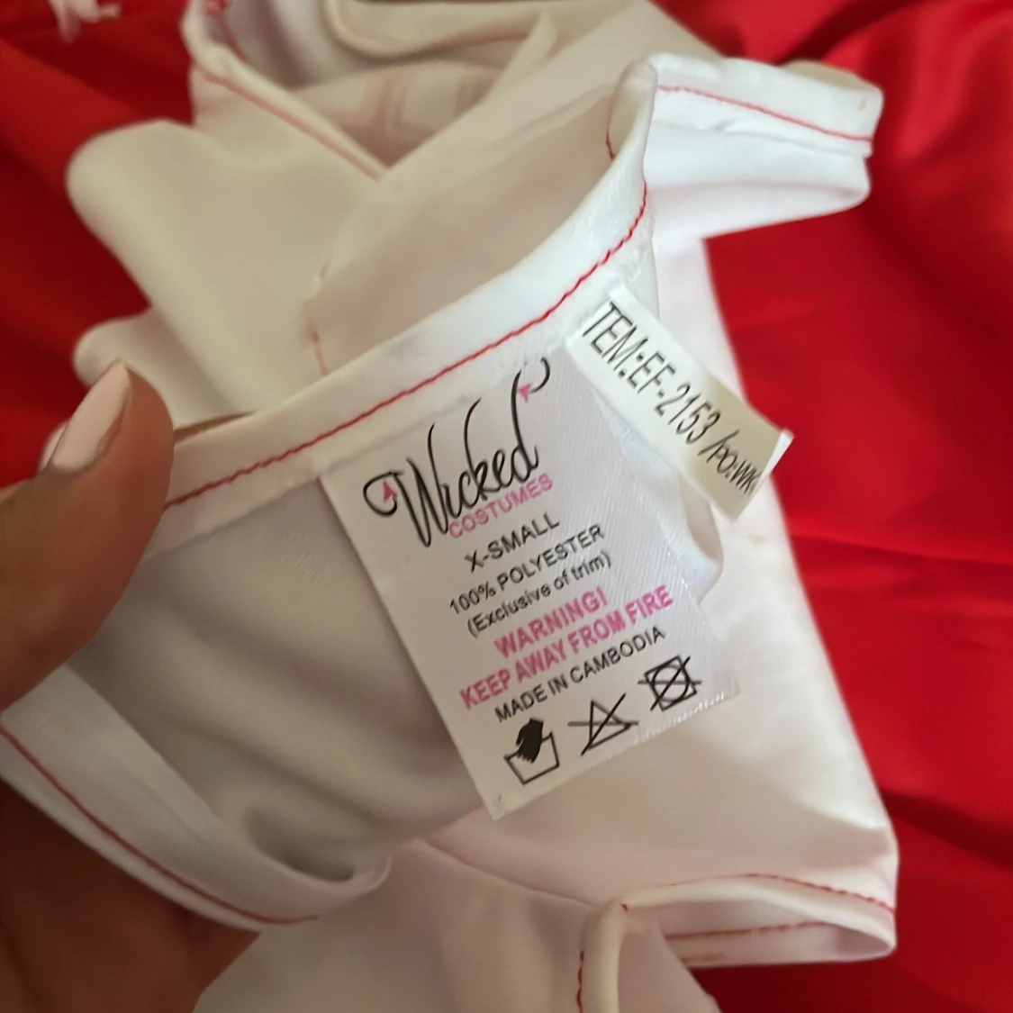 Röd cheerleaderklänning med pom-poms - 93