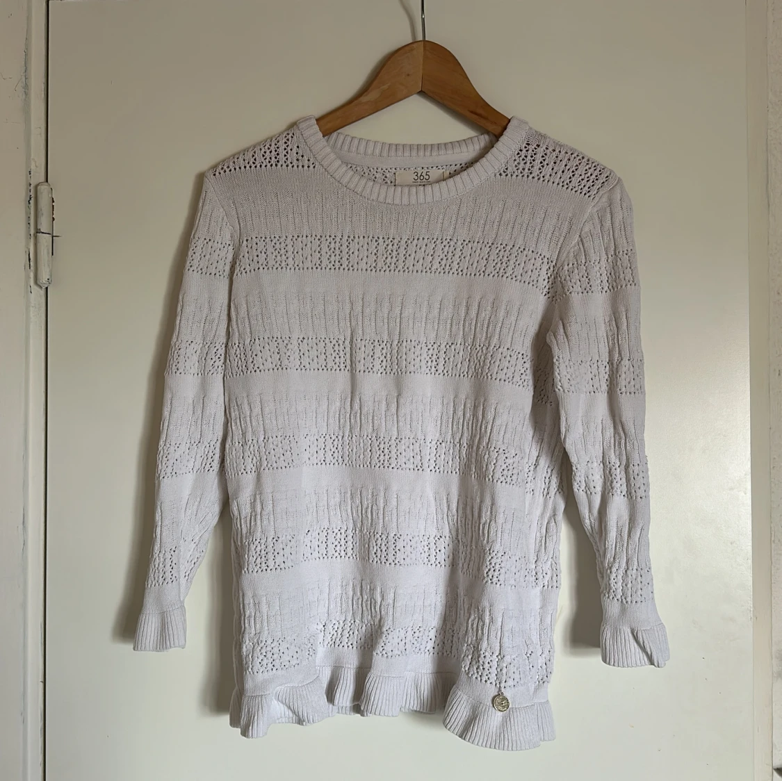 Vit stickad tröja från Three Sixty Five - 90