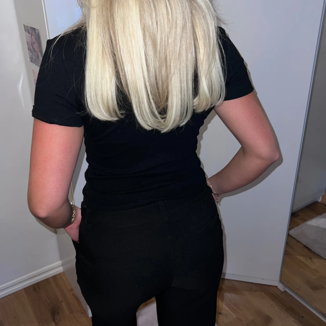 Svart ribbad t-shirt från Zara - 90