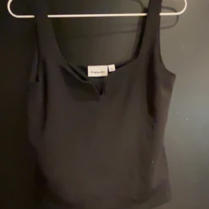 Svart linne typ  - Jätte fin, knappt använd 