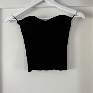 Stickad tubtopp - Stickad tubtopp från ginatricot, storlek S, använd fåtal gånger