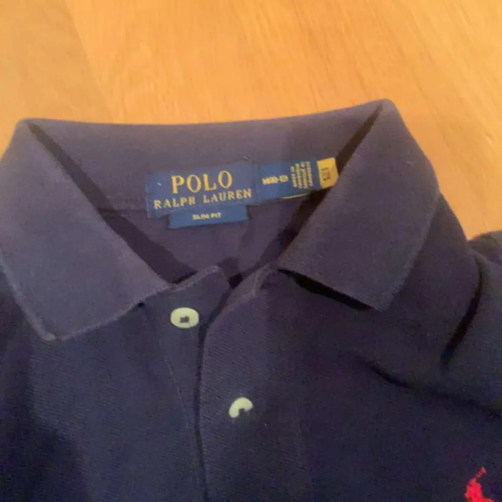 Tja säljer denna feta Ralph lauren pikén i storlek 150. Tröjan är knappt använd, och i ett väldigt bra skick. Nypris: cirka 1000kr. Pris kan diskuteras vid snabb affär. Hör av er vid funderingar 💬. T-shirts.