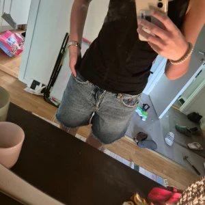 Blåa Jeans shorts - Dom är ifrån lager 157 och är storlek  S ,säljer dom för att jag inte använder dom💕
