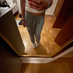 Säljer dessa Nike pyjamas byxor 