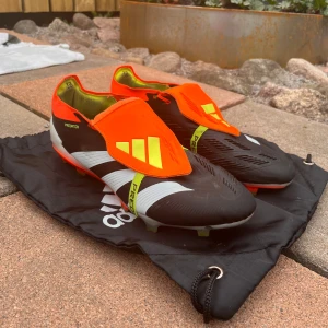 Adidas Predator Elite FT - Jag säljer mina predators som är i hyfsat bra skick.