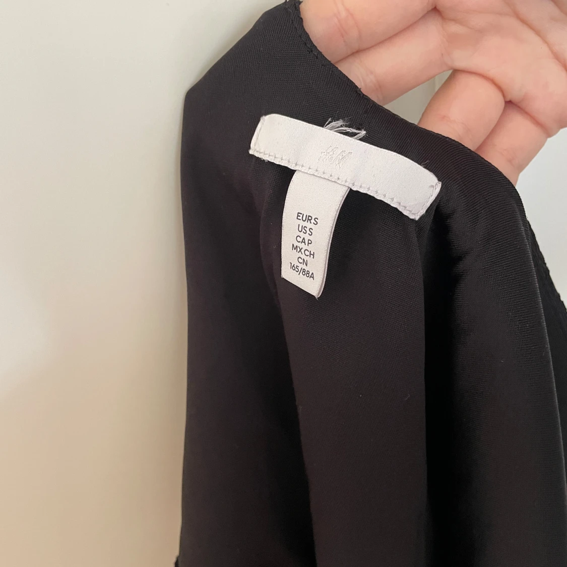 Svart body öppen rygg - 92