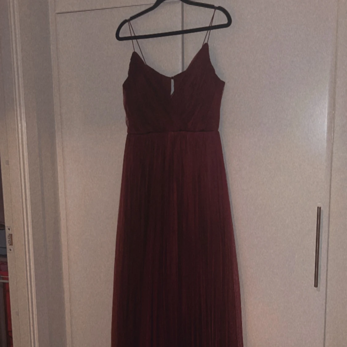 Vinröd balklänning 