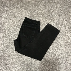Zara jeans  - Säljer mina zara jeans då jag inte har någon användning av dem , jeansen är i fin skick 