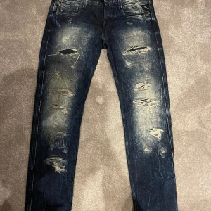 Replay anbass - Feta replay jeans, bra skicka nu pris ca 1800. Storlek 29W 32L