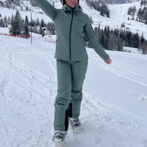 SKIDSET PEAK PERFORMANCE  - Helt nytt skitset från peak performance, endast använt en vecka! Säljer pga för litet- Ordinarie pris: 3900kr