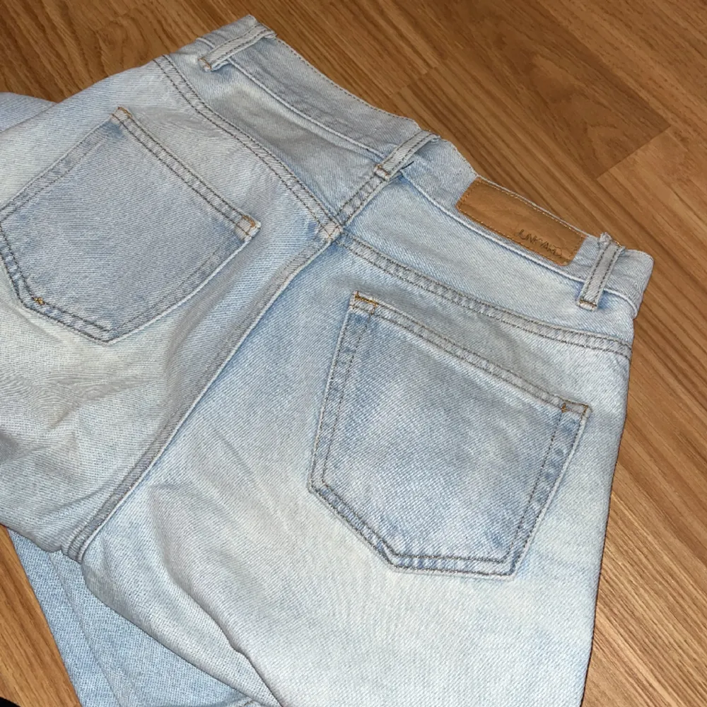 Ljusblå jeans från Junkyard i str 25 som används ganska mycket men är i fint skick! :). Jeans & Byxor.