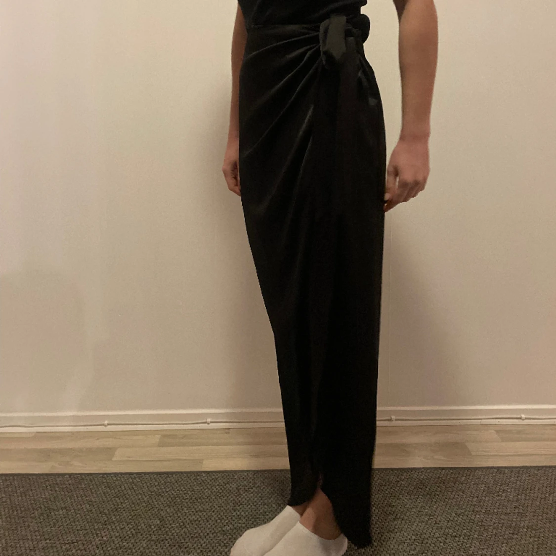 Svart satinkjol - 90