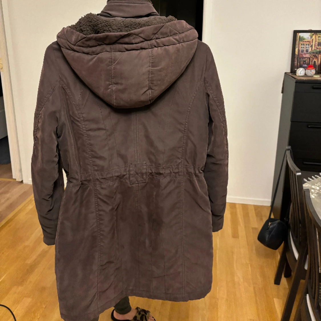 Brun jacka med luva - 90