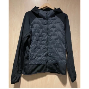 Everest jacka  - Everest jacka i storlek 42