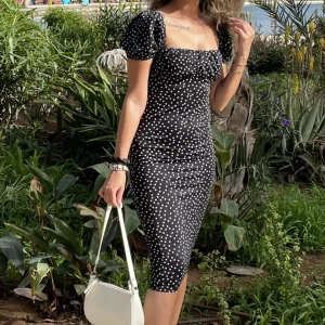 Prickig klänning - Fint skick