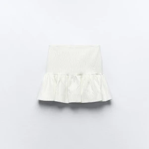 Volang kjol  - Så fkn kjol från zara, oanvänd❤️ 