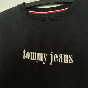 tommy hilfiger sweatshirt  - fint skick!