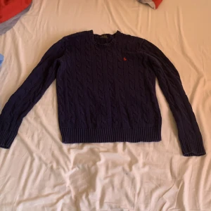 Polo ralph lauren  - Säljer en polo ralph lauren tröja i storlek XS, avnänd ca 2/3 gånger!