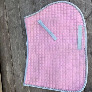 3 schabrak  - 20kr/st  Alla för 50kr Storlek FULL på alla Rosa - Hopp  Blått - Allround  Grått - Dressyr 