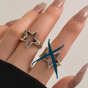 Silver ring - En jätte fin silver stjärn ring som är justerbar, den har inga defekter och är köpt på plick💞 säljer för jag får ingen användning av ( inte mina bilder )