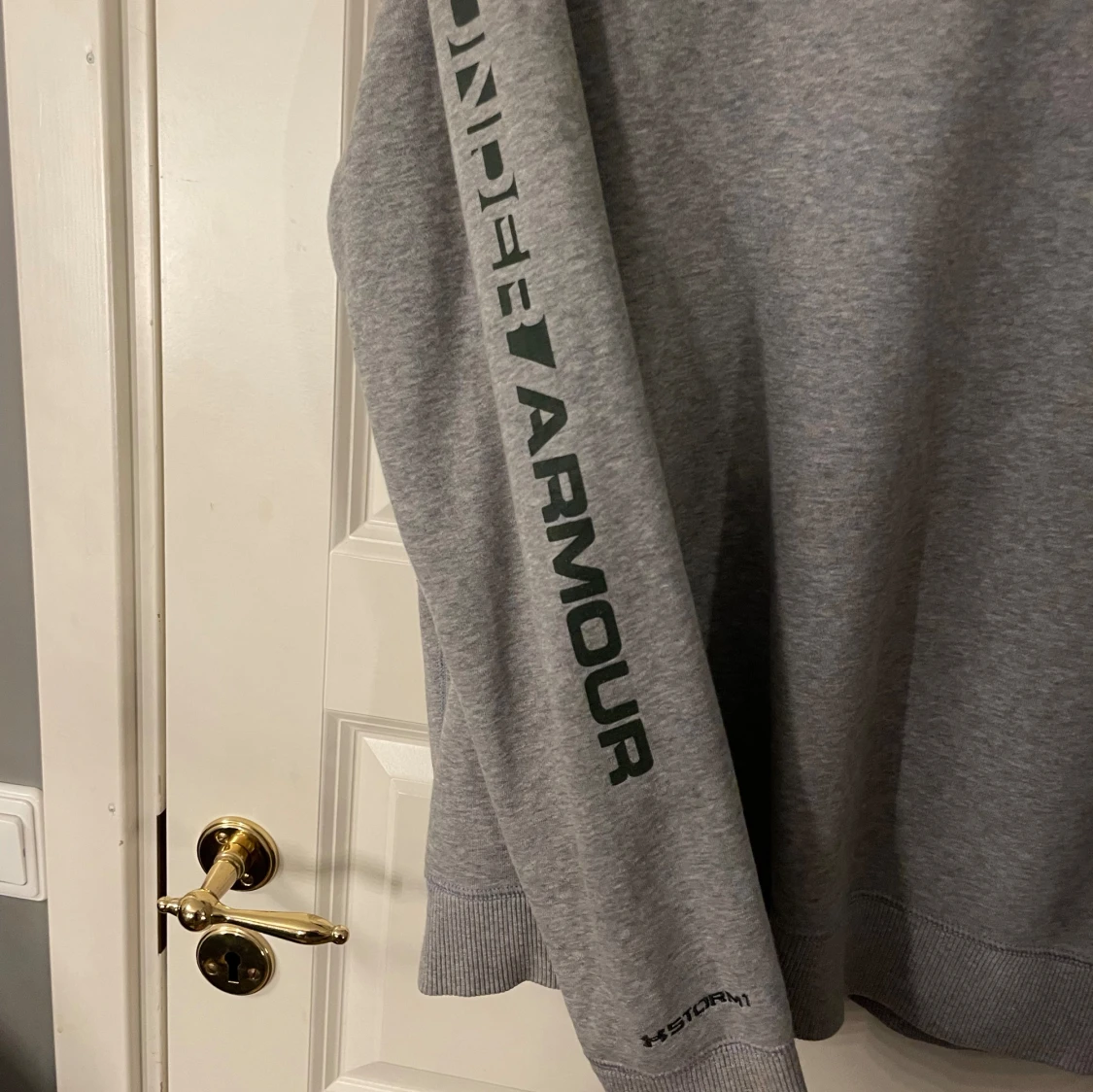 Under Armour sweatshirt  - 90