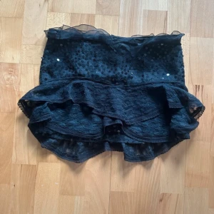 Isabel Marant kjol - Säljer världens finaste kjol från Isabel marant!! Storlek 34 och passar en XS. Säljer då den inte kommer till användning! 