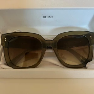 Chimi glasögon  - Säljer dessa snygga chimi glasögon i modellen 08!! Använda 2 gånger och absolut INGA defekter!! Nyskick!💕💕