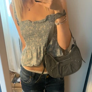 Väska - Snygg väska från monki💕