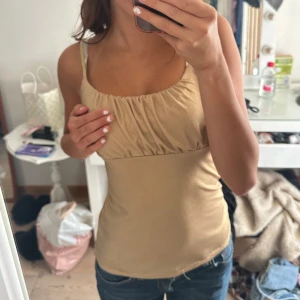 Guldig festtopp - Jättesnygg festtopp 