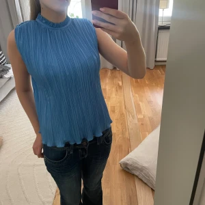 Blus - Fin blus, skicket är super bra❤️hör av er vid fler frågor eller funderingar!🥰