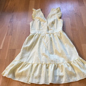 Klänning  - Använd