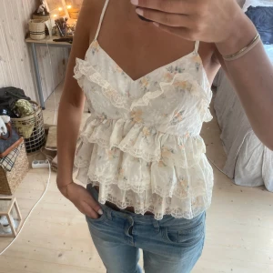 Topp - SUPER snygg topp verkligen!! Extremt eftertraktad ❣️❣️