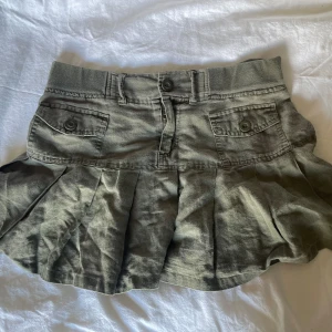 Kjol - Grön kjol💞