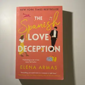 The spanish love deception av Elena Armas. Köp på Barnes and Noble för ungefär 190kr. Jag säljer för 90kr pris kan diskuteras. Skriv för frågor!  Kan samfrakta, så kolla in de andra böckerna i min profil! 💕💕