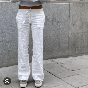 Alobha - Har ett par helt nya linnebyxor. Ser ut som alobha linnebyxorna.