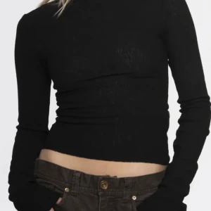 A-DSGN Svart topp storlek xxs - Svart A-dsgn topp i storlek xxs, använd få gånger i bra skick!