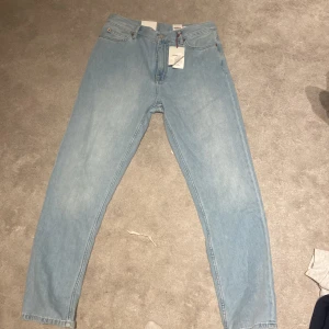 Blåa jeans  - Helt nya