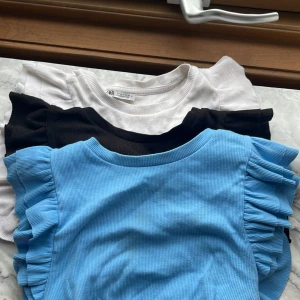 Köp 2 få 3 - En kostar 30 sen tre för 60💗