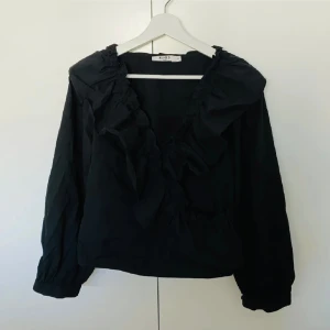 Blus - Svart blus från nakd💕💕