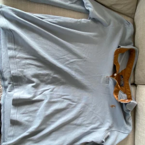 Ralph lauren tröja - Polo Ralph lauren tröja Den har ett lite hål på sidan