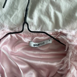 Rosa pälsjacka - Typ helt oanvänd 💕