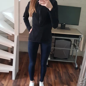 Aimn byxor  - Jättefina marinblå aimn byxor i storleken xs💗
