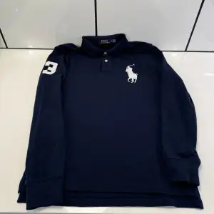 Ralph Lauren Pike Långärmad, som ny! Inga tecken på användbar, hör av er vid minsta fundering! 😄