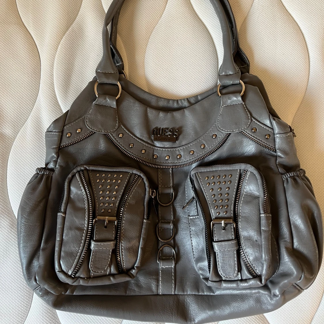 Snygg guess liknande väska - 90